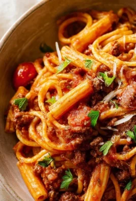 Beef Pasta in Tomato Sauce {Beef Ragu Pasta}